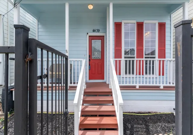 1st image of 4439 Spencer St, Houston, TX 77007 | MLS# 90698272