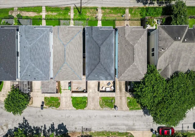 3rd image of 4439 Spencer St, Houston, TX 77007 | MLS# 90698272