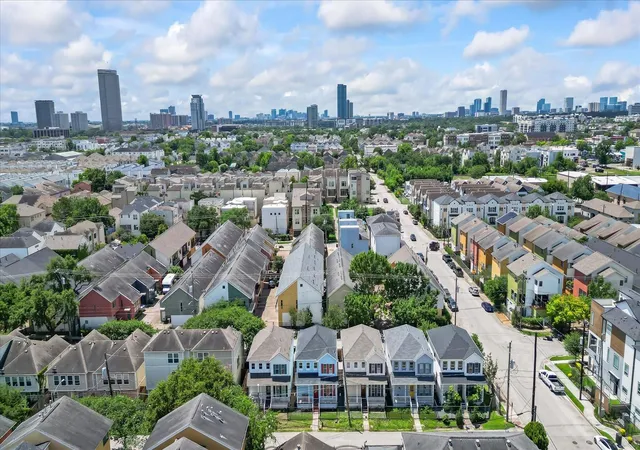 5th image of 4439 Spencer St, Houston, TX 77007 | MLS# 90698272