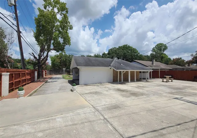 36th image of 902 Ashford Pkwy, Houston, TX 77077 | MLS# 54808554
