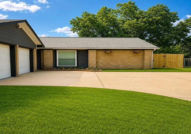 Photo 4 of Single family home for sale at 3206 Wavecrest St, League City, TX 77573 | MLS# 42811613 | Listing updated on 2026-09-14
