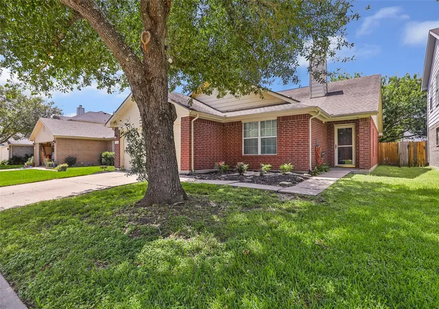 27th image of 10423 Briar Patch St, Baytown, TX 77523 | MLS# 39167979