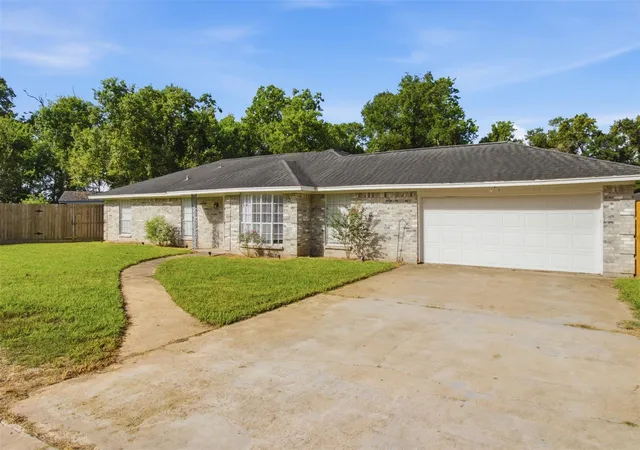 Photo 2 of Single family home for sale at 115 Ave F, Brazoria, TX 77422 | MLS# 75433815 | Listing updated on 2026-08-15