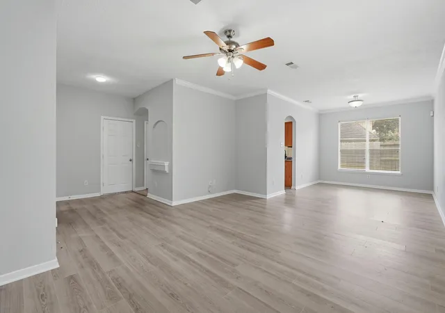 Photo 3 of Single family home for sale at 6508 Lauren Ln, Pearland, TX 77584 | MLS# 52120601 | Listing updated on 2026-09-21