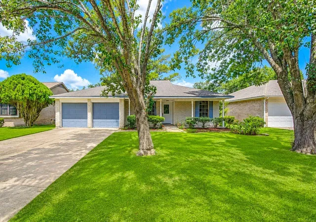 1st image of 15107 Mcconn St, Webster, TX 77598 | MLS# 87132764