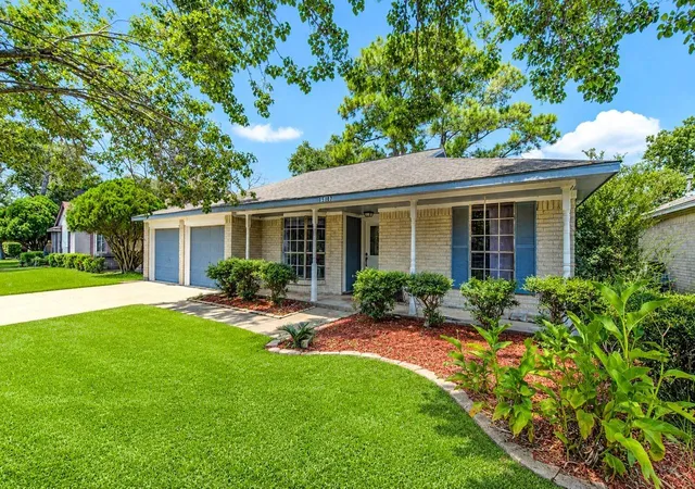 2nd image of 15107 Mcconn St, Webster, TX 77598 | MLS# 87132764