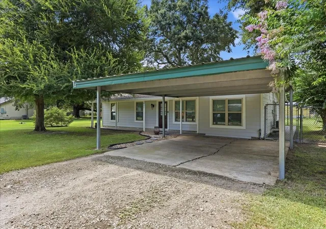2nd image of 407 Cypress Ave, Winnie, TX 77665 | MLS# 69693962