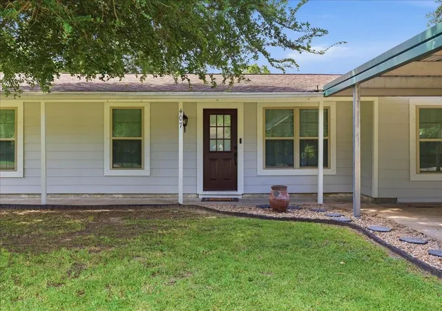 3rd image of 407 Cypress Ave, Winnie, TX 77665 | MLS# 69693962