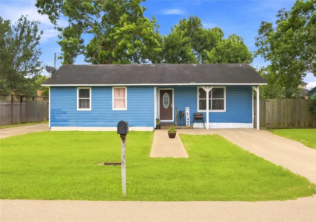 2nd image of 9326 Montgomery Ln, La Porte, TX 77571 | MLS# 4479893