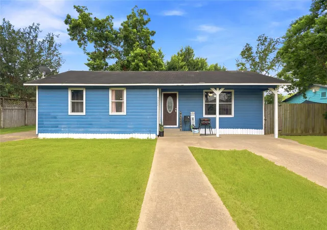 Photo 4 of Single family home for sale at 9326 Montgomery Ln, La Porte, TX 77571 | MLS# 4479893 | Listing updated on 2026-09-15