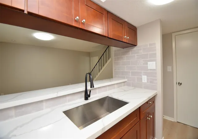 5th image of 76 W Park West Dr, Houston, TX 77072 | MLS# 74993150