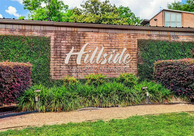 Photo 2 of Sale Pending at 5252 Memorial Dr #5252, Houston, TX 77007 | MLS# 60656948 | Listing updated on 2026-08-27