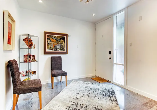 Photo 3 of Sale Pending at 5252 Memorial Dr #5252, Houston, TX 77007 | MLS# 60656948 | Listing updated on 2026-08-27