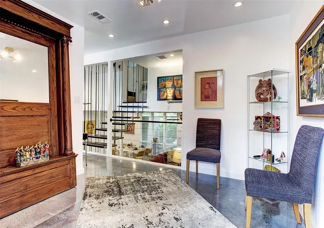 Photo 4 of Sale Pending at 5252 Memorial Dr #5252, Houston, TX 77007 | MLS# 60656948 | Listing updated on 2026-08-27