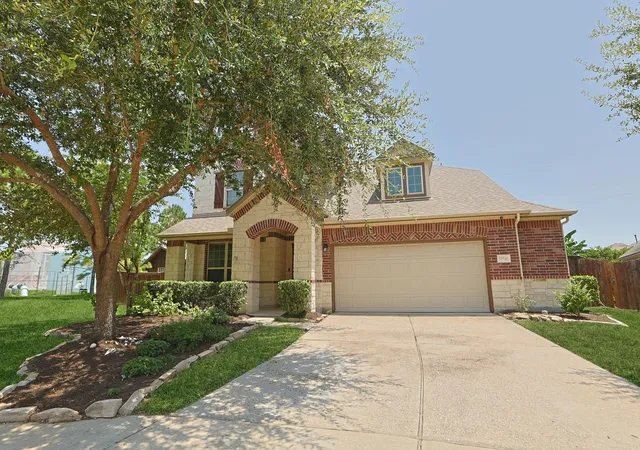 Photo 3 of Single family home for sale at 10546 Hartfield Blf Ln, Cypress, TX 77433 | MLS# 12442541 | Listing updated on 2026-09-19