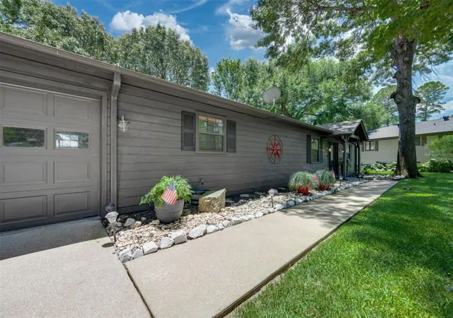 3rd image of 23258 Edgewater Dr, Frankston, TX 75763 | MLS# 38940527