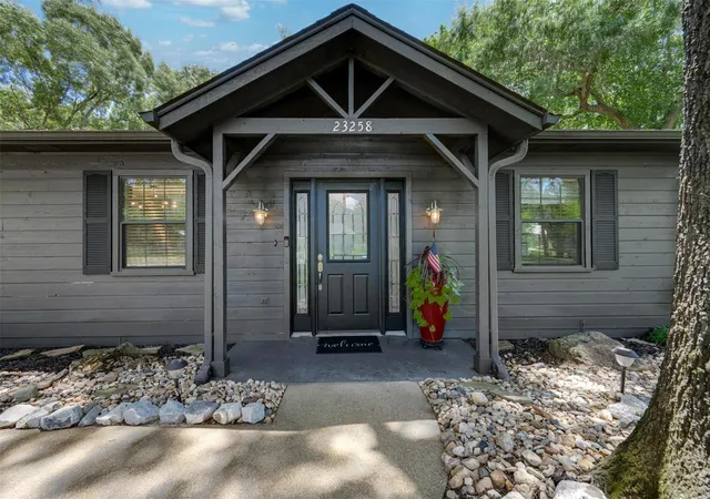 4th image of 23258 Edgewater Dr, Frankston, TX 75763 | MLS# 38940527