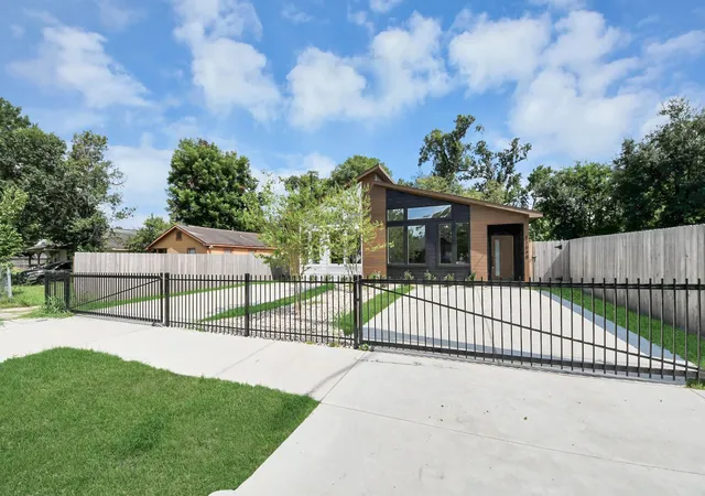 50th image of 8109 Hamlet St, Houston, TX 77078 | MLS# 61839319