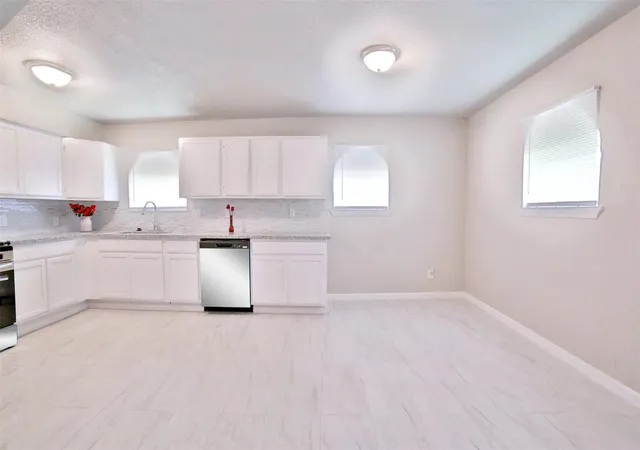 1st image of 9409 Kentshire Dr, Houston, TX 77078 | MLS# 70425857