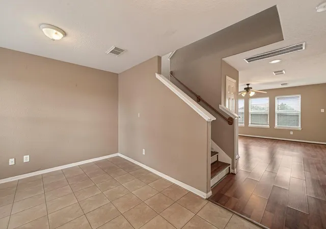 Photo 3 of Sale Pending at 2338 Summit Meadow Dr, Missouri City, TX 77489 | MLS# 27245902 | Listing updated on 2026-09-16
