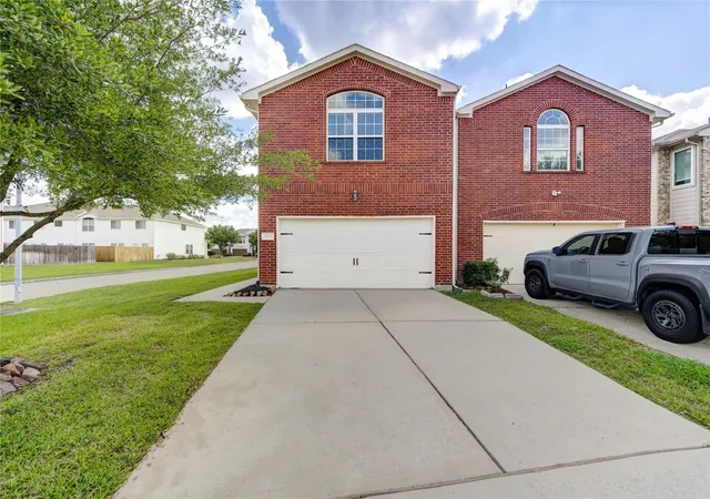 Single family home for sale at 5103 Dartmoor Ridge Trl, Houston, TX 77066 | MLS# 10047161