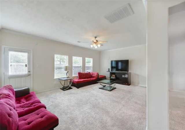 Photo 3 of Single family home for sale at 5103 Dartmoor Ridge Trl, Houston, TX 77066 | MLS# 10047161 | Listing updated on 2026-09-21