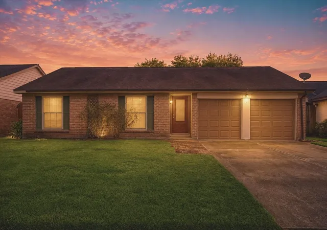 1st image of 5415 Timpani Dr, Friendswood, TX 77546 | MLS# 34624151