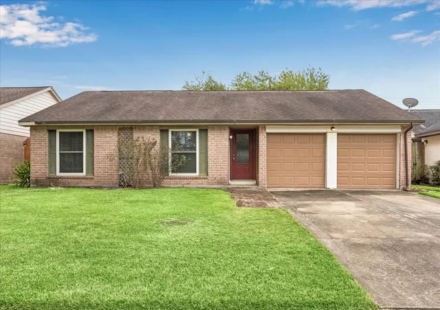 2nd image of 5415 Timpani Dr, Friendswood, TX 77546 | MLS# 34624151