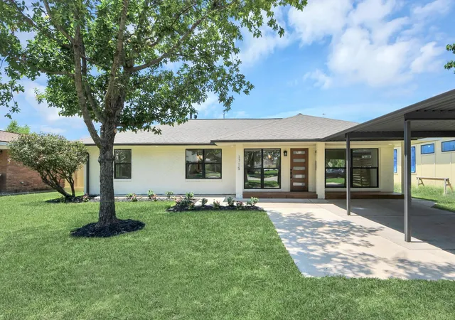 Photo 3 of Single family home for sale at 1715 Fawnhope Dr, Houston, TX 77008 | MLS# 71702171 | Listing updated on 2026-09-14