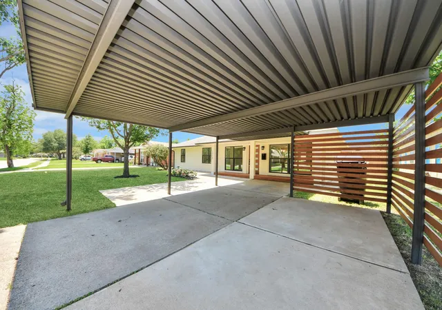 Photo 4 of Single family home for sale at 1715 Fawnhope Dr, Houston, TX 77008 | MLS# 71702171 | Listing updated on 2026-09-14