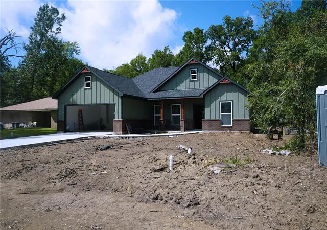 Photo 2 of Sale Pending at 530 Candlelight Ln, Livingston, TX 77351 | MLS# 49105887 | Listing updated on 2026-08-10