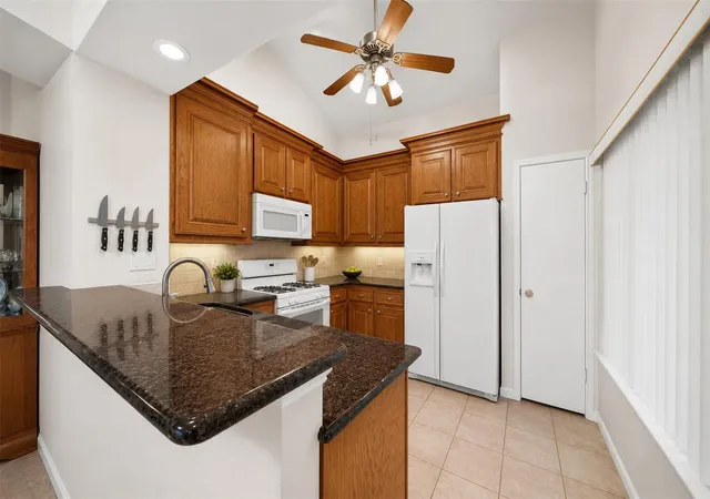 3rd image of 11826 Westlock Dr, Tomball, TX 77377 | MLS# 65984389
