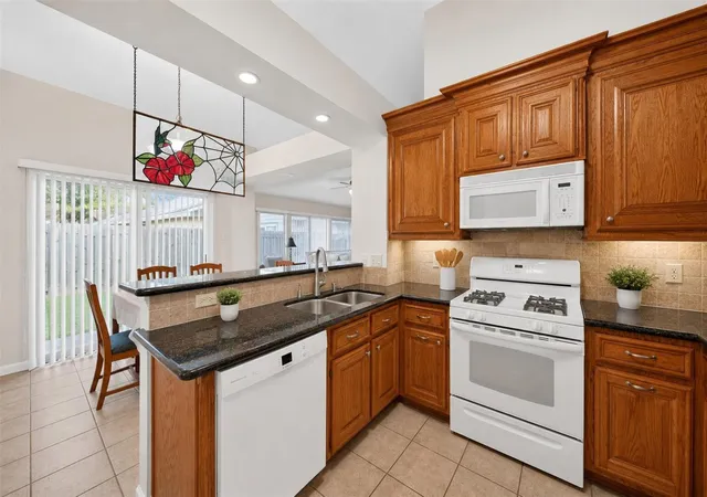 4th image of 11826 Westlock Dr, Tomball, TX 77377 | MLS# 65984389