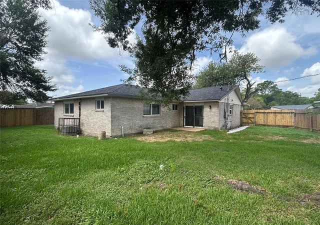 15th image of 10911 Lockgate Ln, Houston, TX 77048 | MLS# 87171578