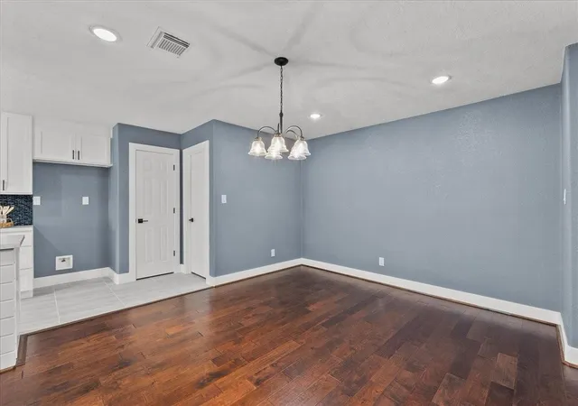 4th image of 2730 Mary Ln, Dickinson, TX 77539 | MLS# 66615406