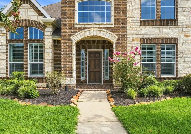 Photo 3 of Single family home for sale at 1538 Torrance Dr, League City, TX 77573 | MLS# 69224559 | Listing updated on 2026-09-12