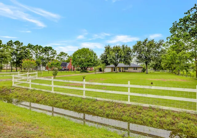 Photo 3 of Single family home for sale at 17410 Wellborne Rd, Pearland, TX 77584 | MLS# 22056556 | Listing updated on 2026-08-16