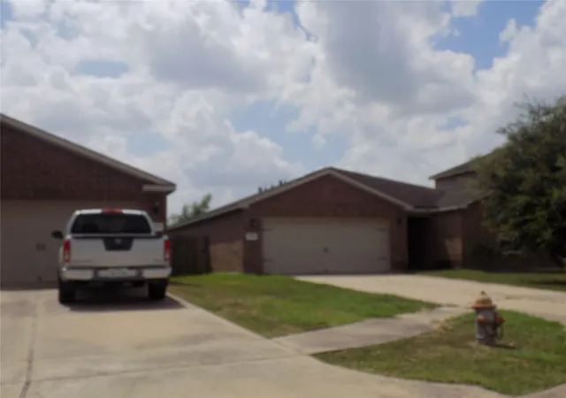 Photo 1 of Sale Pending at 5106 Breezy Parke Ln, Richmond, TX 77469 | MLS# 86615767 | Listing updated on 2026-09-16