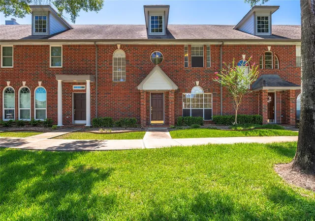 1st image of 1287 El Camino Village Dr, Webster, TX 77058 | MLS# 19463063