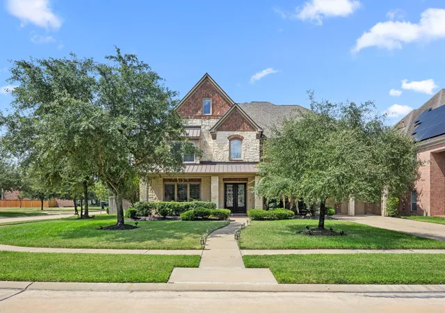 Photo 2 of Mansion for sale at 26618 Ridgefield Park Ln, Cypress, TX 77433 | MLS# 70626173 | Listing updated on 2026-09-12