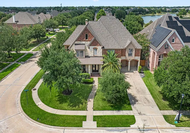 Photo 4 of Single family home for sale at 26618 Ridgefield Park Ln, Cypress, TX 77433 | MLS# 70626173 | Listing updated on 2026-09-12