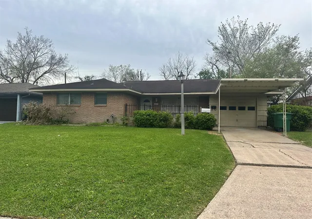 1st image of 6841 Concho St, Houston, TX 77074 | MLS# 60817235