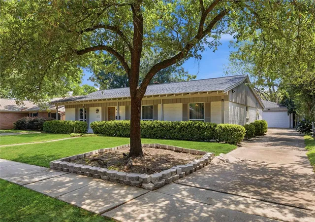 2nd image of 6131 Dumfries Dr, Houston, TX 77096 | MLS# 27148508