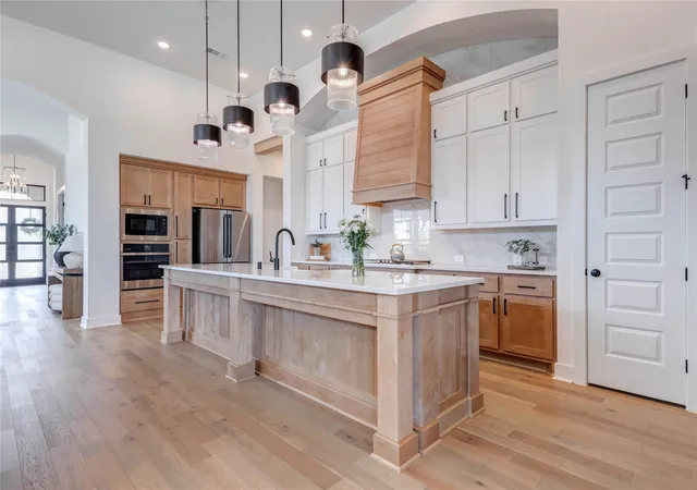 Photo 3 of Single family home for sale at 4510 Windmill Landing Ln, Fulshear, TX 77441 | MLS# 21324212 | Listing updated on 2026-08-25