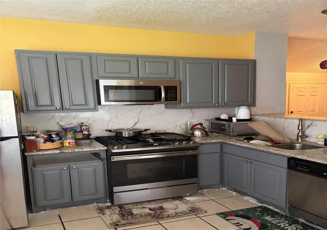 Photo 4 of Single family home for sale at 16715 Alametos Dr, Houston, TX 77083 | MLS# 86184646 | Listing updated on 2026-09-19