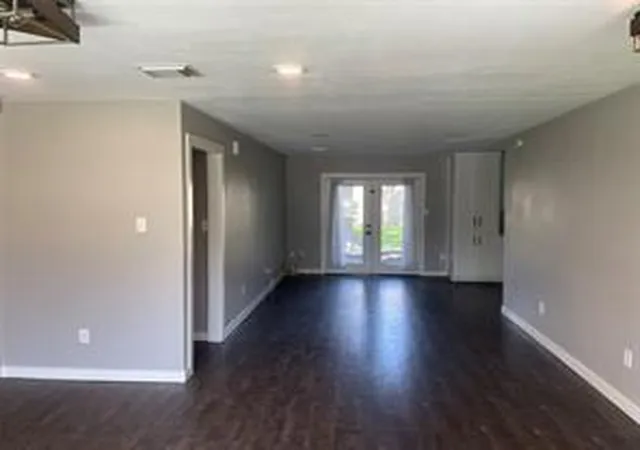Photo 3 of Single family home for sale at 9214 Mahoning Dr, Houston, TX 77074 | MLS# 36094683 | Listing updated on 2026-08-09