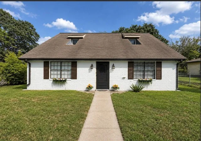 1st image of 1001 Clearspring Dr, Brenham, TX 77833 | MLS# 56099860
