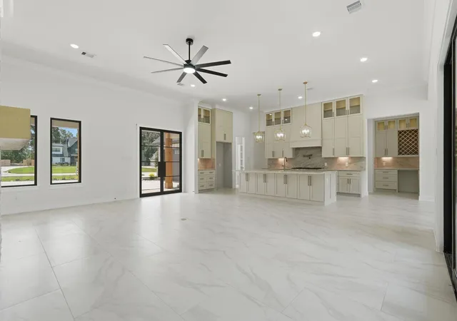 5th image of 70 Quiet Springs Trl, Willis, TX 77378 | MLS# 27269785