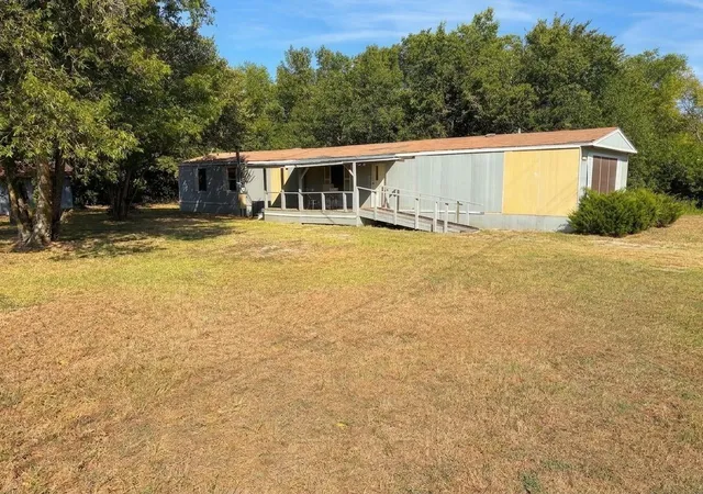 Photo 2 of Single family home for sale at 1304 S Beaton St, Corsicana, TX 75110 | MLS# 44769543 | Listing updated on 2026-09-14