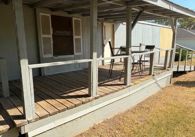 Photo 3 of Single family home for sale at 1304 S Beaton St, Corsicana, TX 75110 | MLS# 44769543 | Listing updated on 2026-09-14